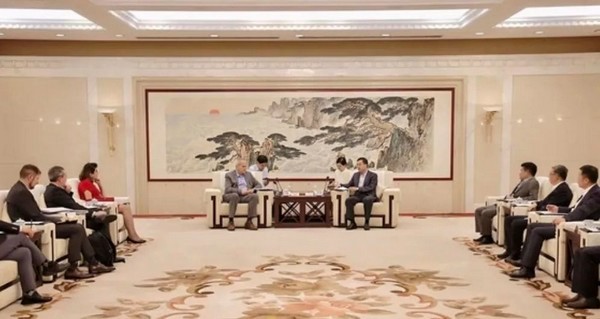 墨西哥驻华大使施雅德一行来到临工重机